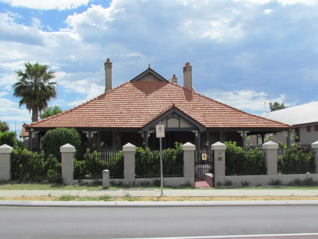 27 Preston Point Road