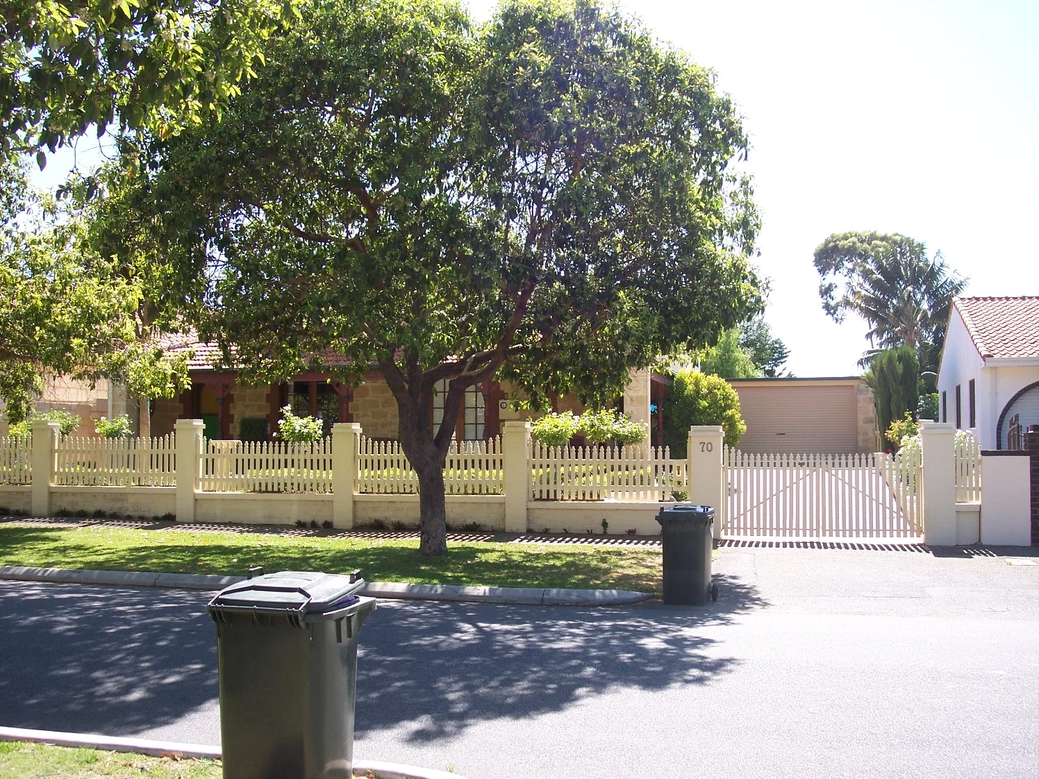 70 Dalgety Street