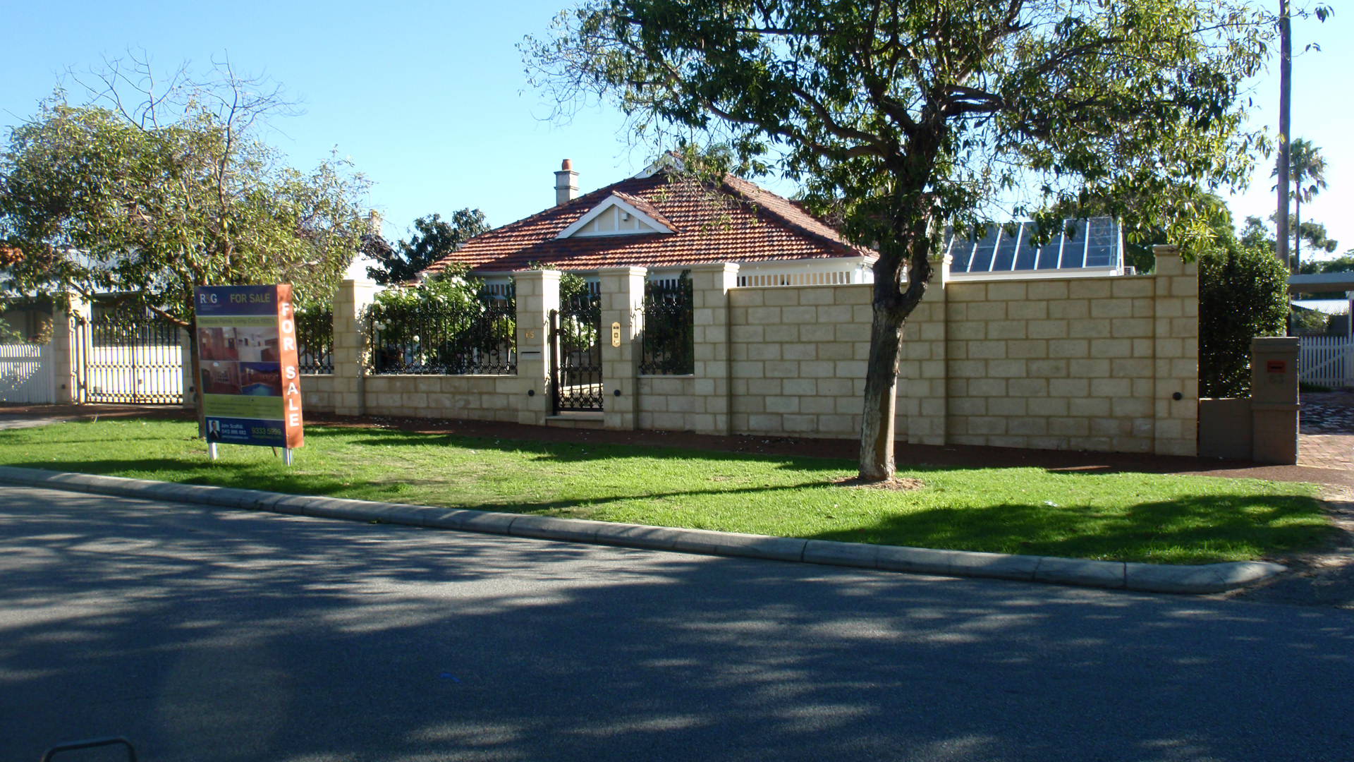 65 Dalgety Street