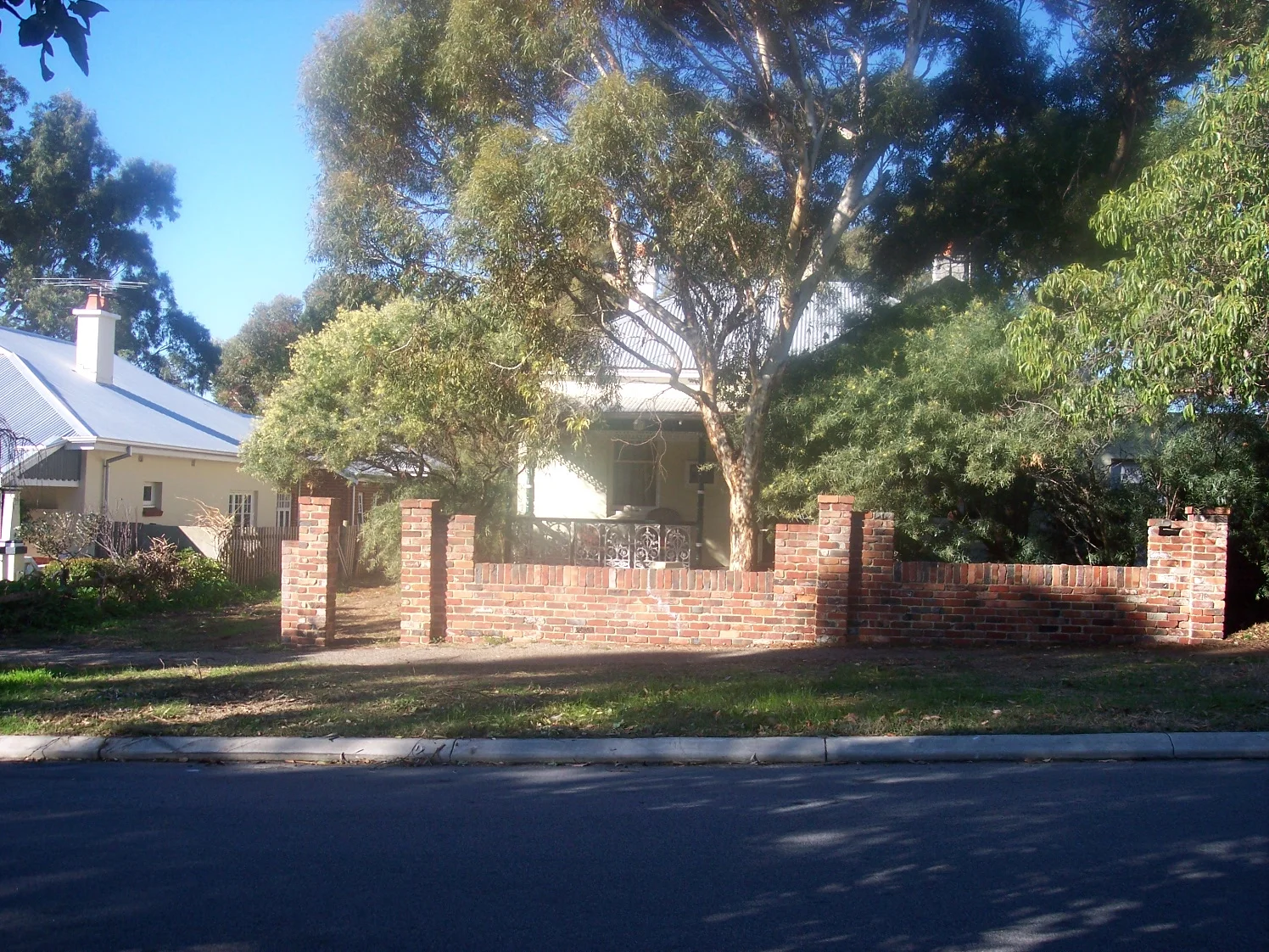 60 Dalgety Street
