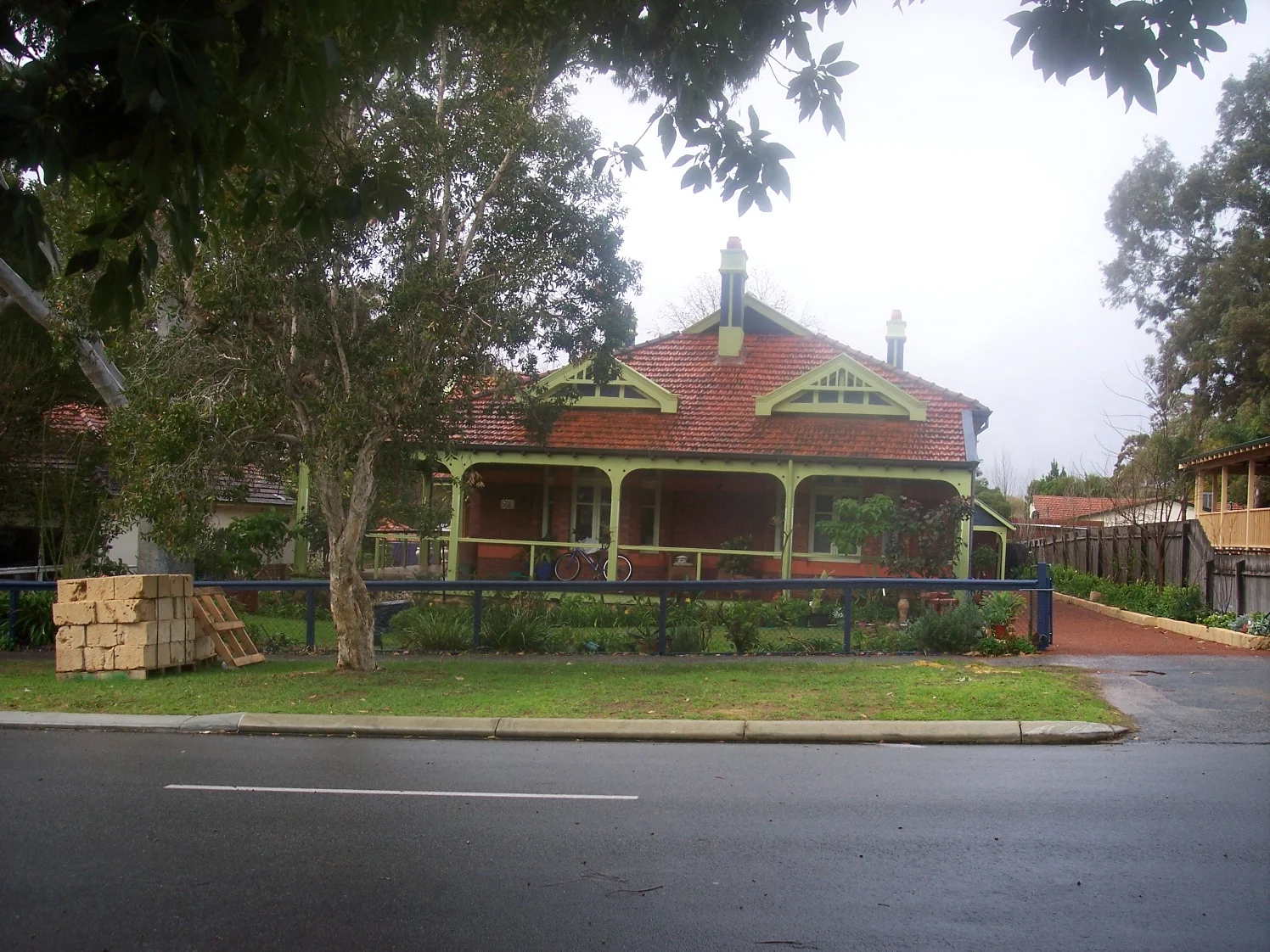 54 Dalgety Street