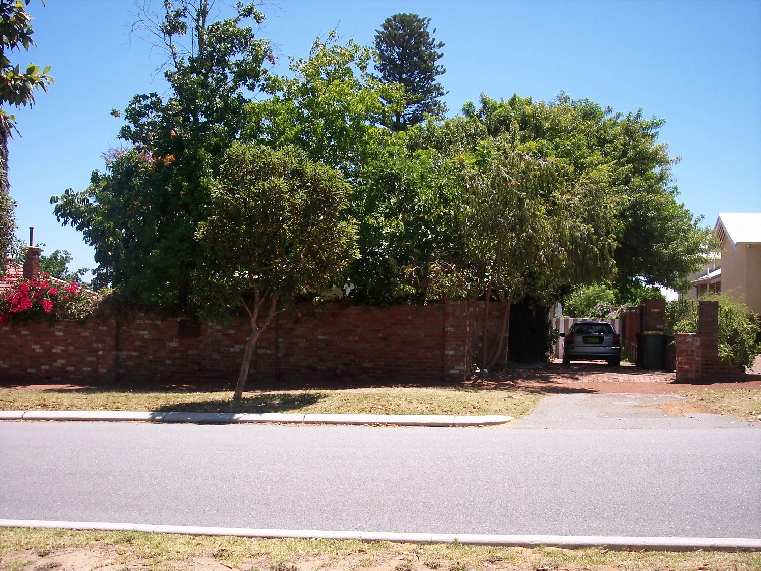 15-12-06 View W 25 Dalgety Street.jpg