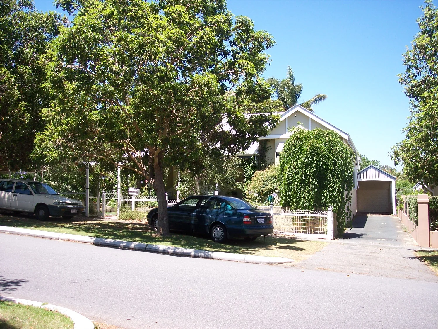 15-12-06 View E2 32 Dalgety Street.jpg