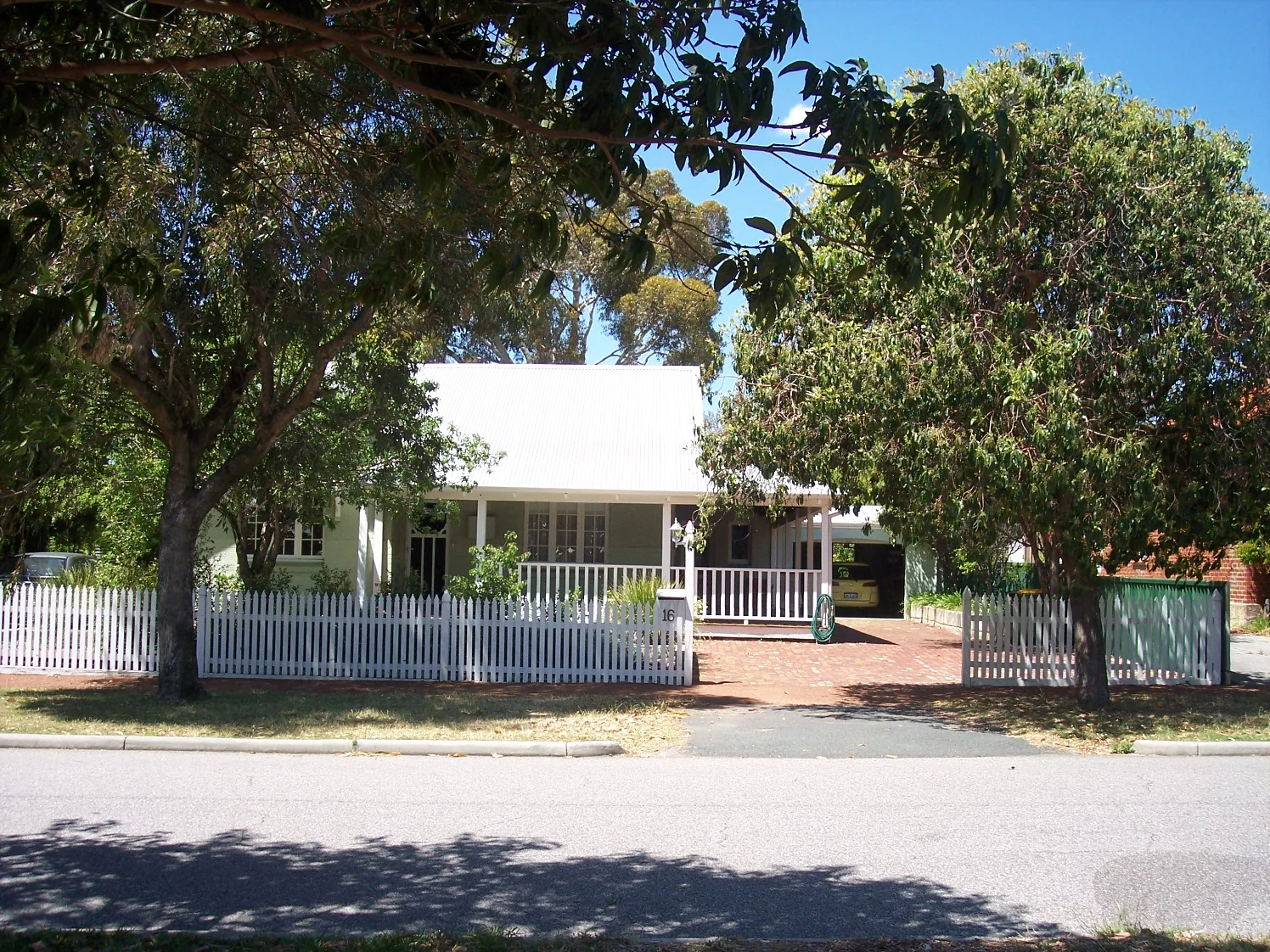 16 Oakover Street