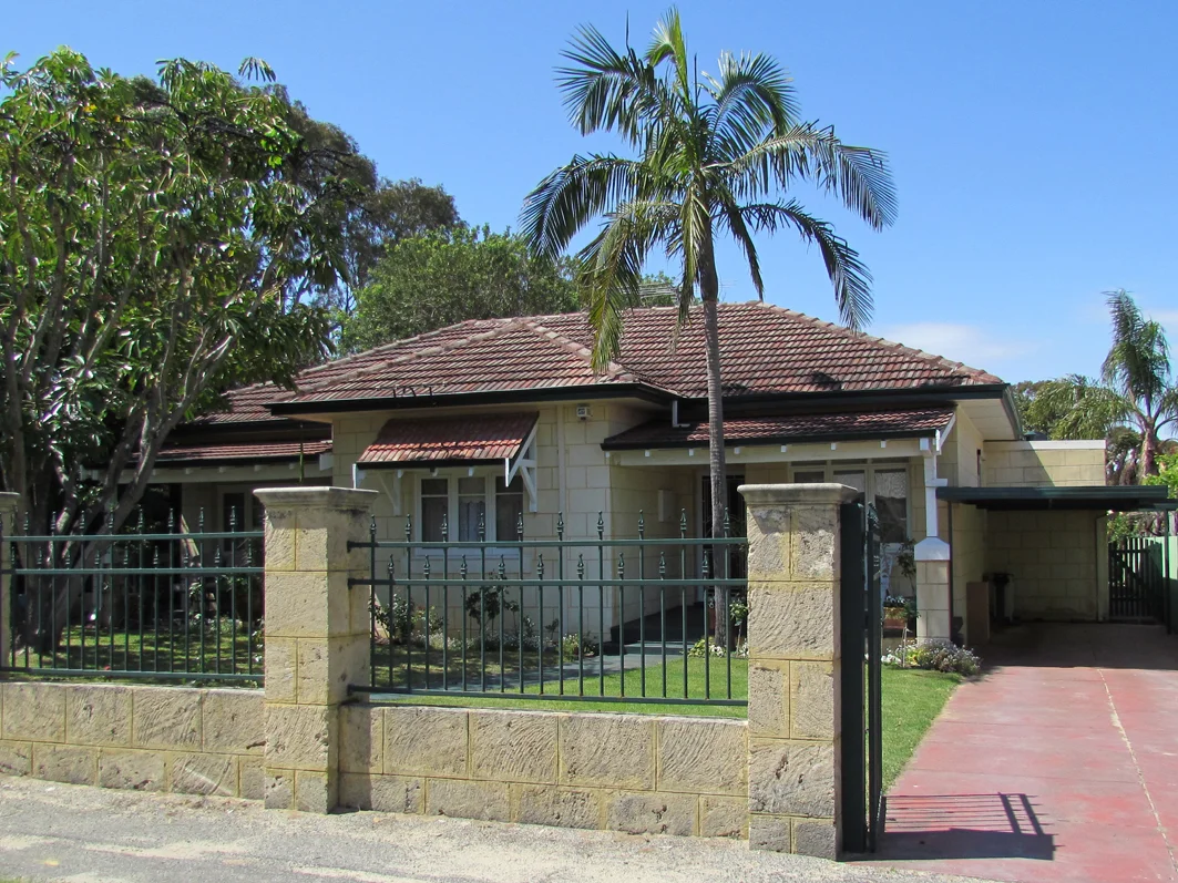 32 Oakover Street