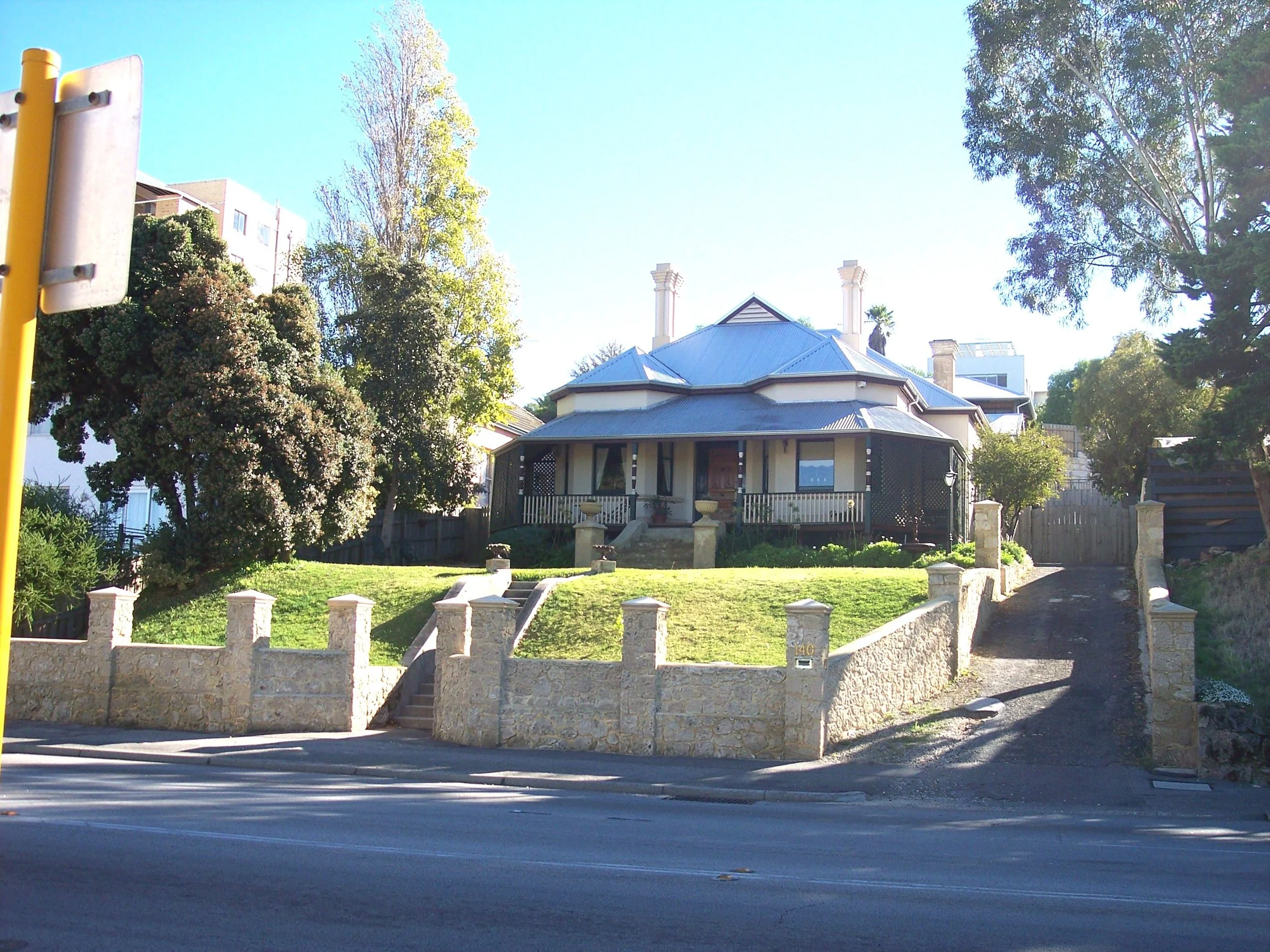 140 Canning Highway 