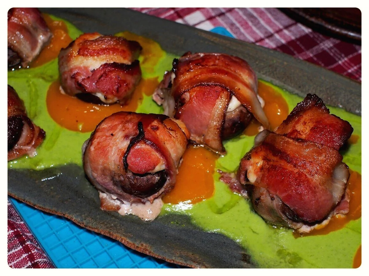 cooking_dinner_mushrooms_bacon_sauce_homemade_squash_peas-281970.jpg