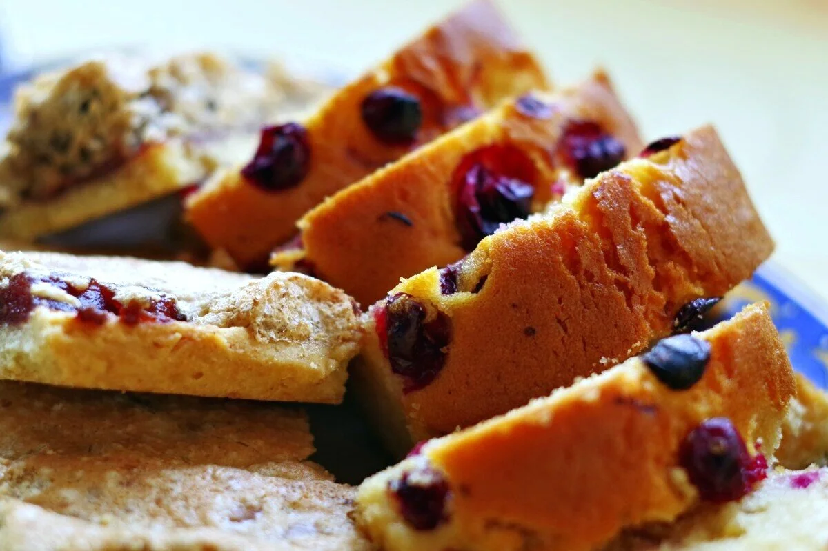 cake_fruit_berries_nuts_sweet_diet_fat_carbohydrates-1173244.jpg