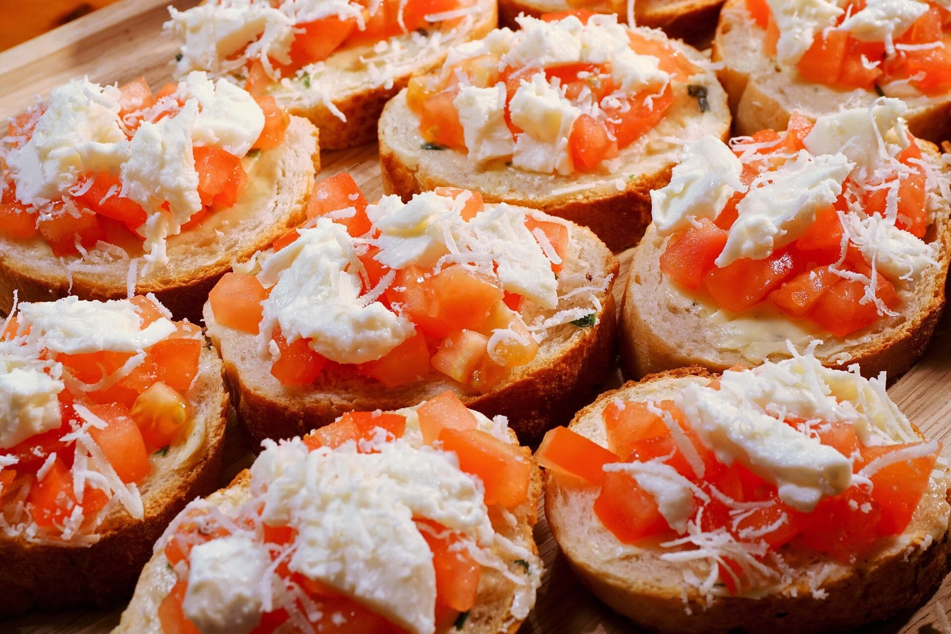 bruschetta-1350687_1920.jpg