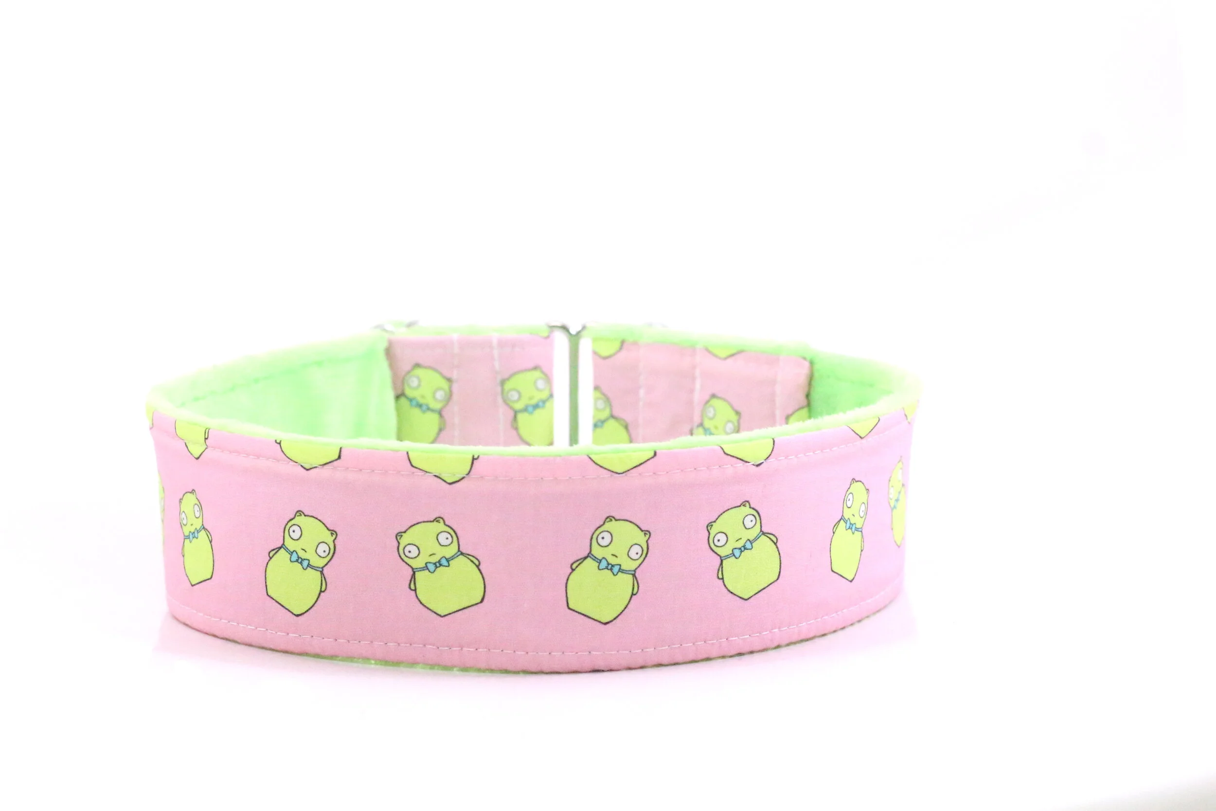 Kuchi Kopi on Pink