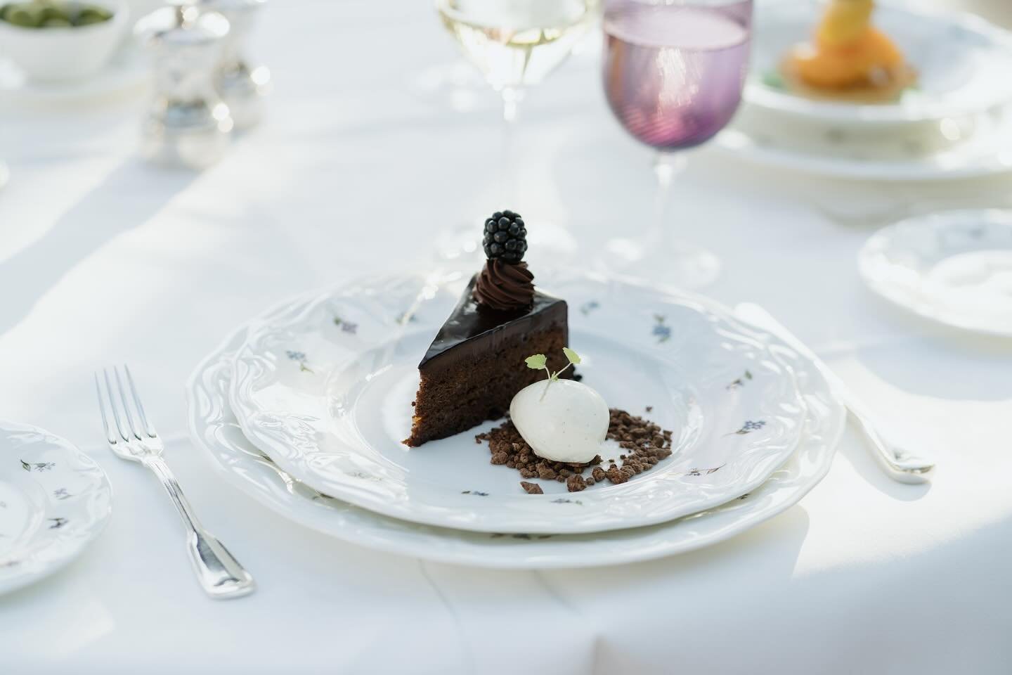 What would you choose out of our new desserts at Medinis - the &ldquo;Mousse Al Mandarino&rdquo; with chocolate crumble and mango ice cream or a classic &ldquo;Torta Sacher&rdquo; ?