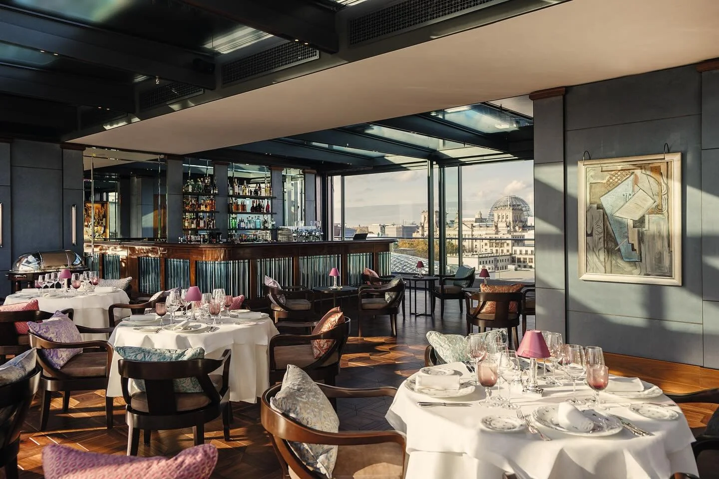 After a short summer break, &ldquo;Medinis&ldquo; is back. Members are invited to once again enjoy breathtaking views over Berlin&rsquo;s landmarks while indulging in exquisite Italian cuisine by Executive Chef Simone Suardi.
#chinaclubberlin
