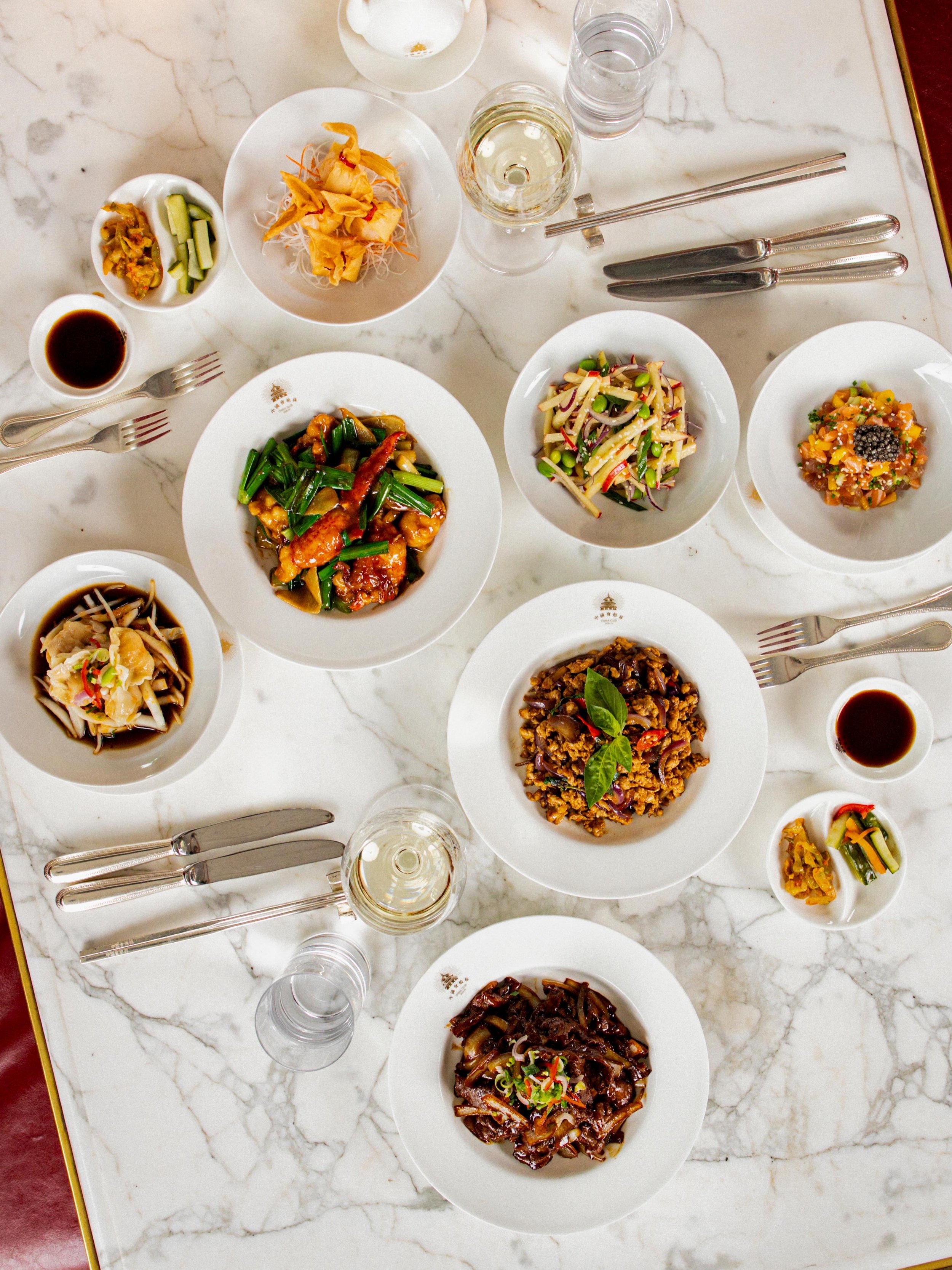 Members, have you already discovered Chef Tam&rsquo;s seasonal creations at our Signature Restaurant? Stir-fried lobster with ginger and green onions or crispy dim sum with shrimp and black truffle cream are waiting to be discovered.
#chinaclubberlin