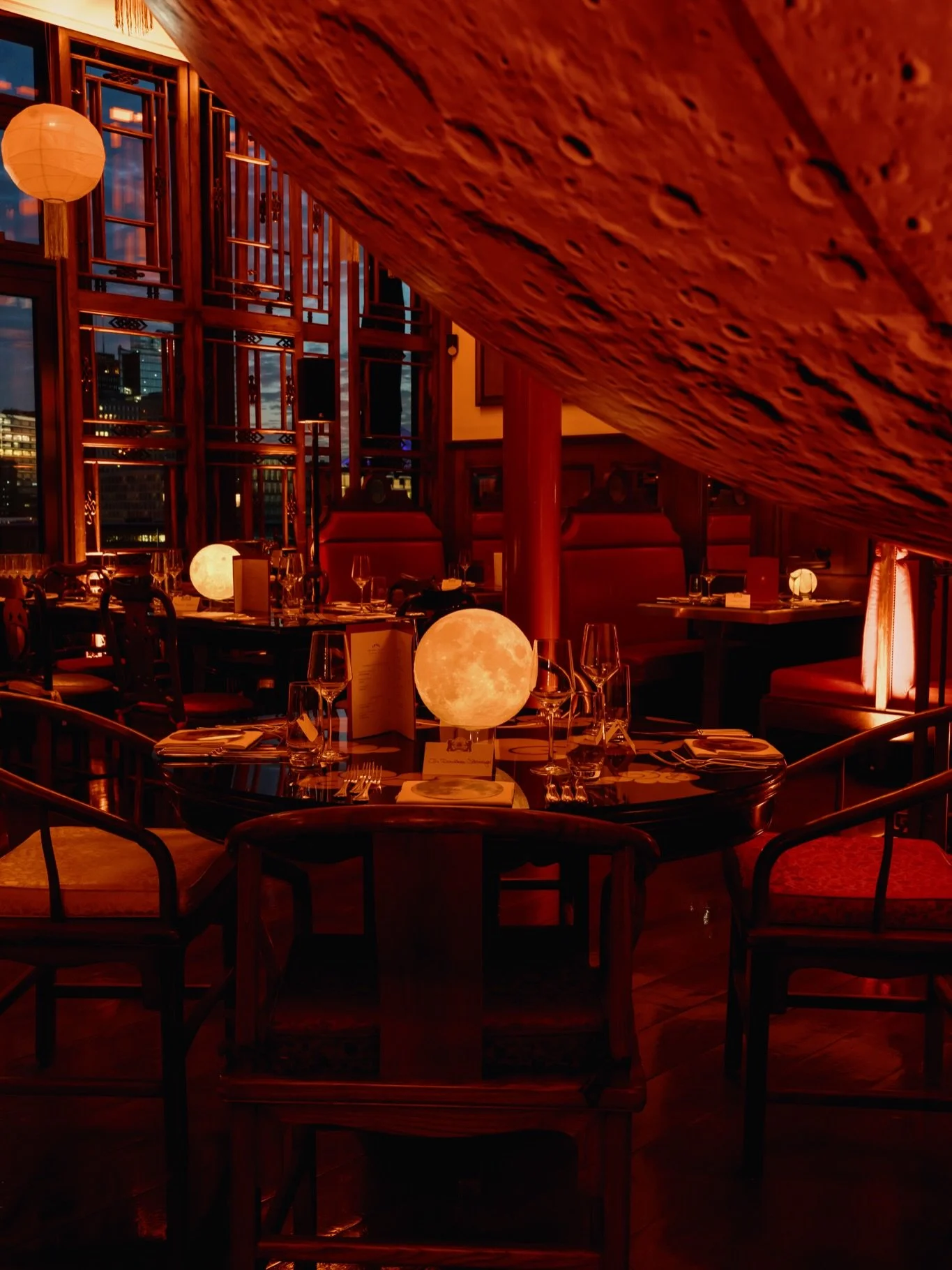 Last night, we celebrated the full moon and the Mid-Autumn Festival at China Club Berlin. It&rsquo;s a tradition that brings people together and celebrates reunion, gratitude and togetherness.

An evening filled with shared moments, from the energy o