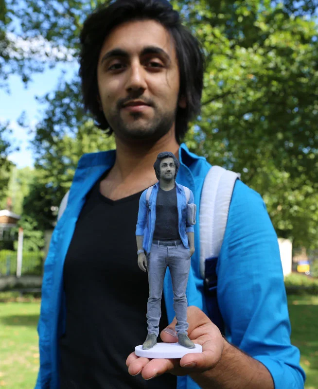 Suri-with-3D-print.jpg