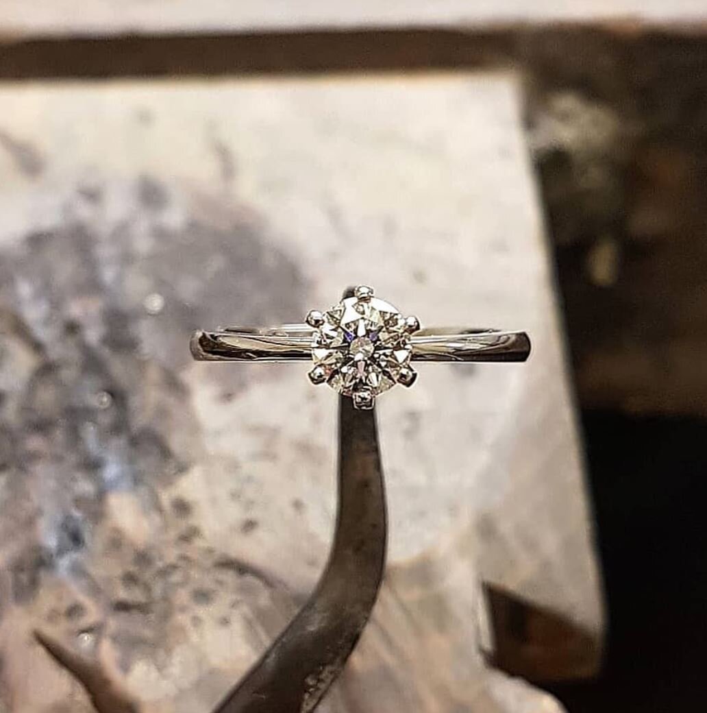 solitaire single stone platnum clara.JPG