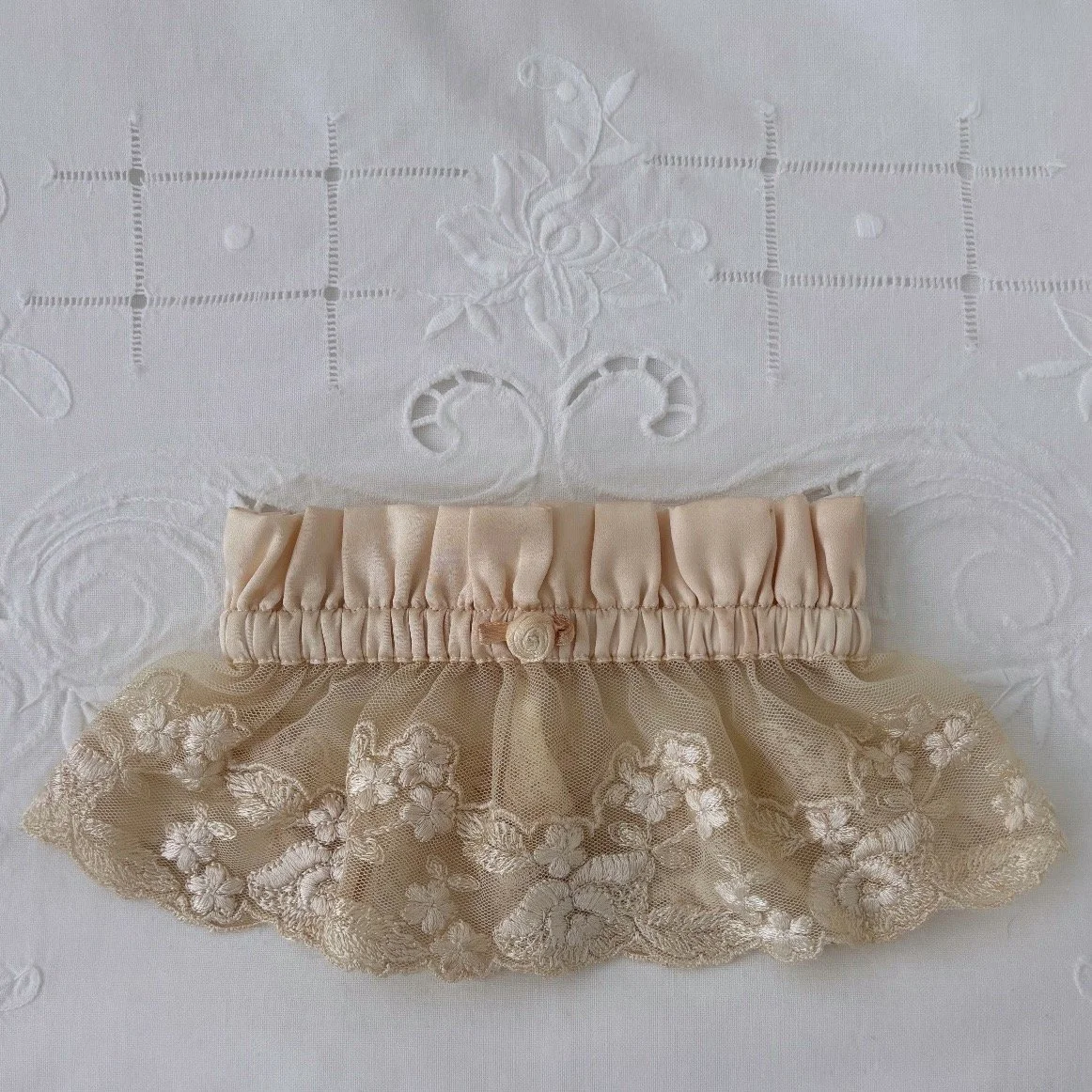 Vintage VS Cream Silk Charmeuse Lace Leg Garter