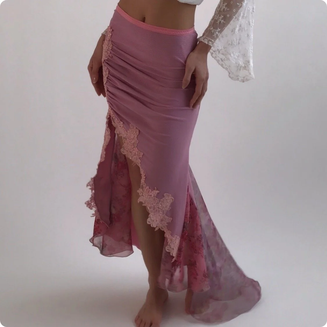 RARE English Designer Floral Lace Appliqué Silhouette Skirt