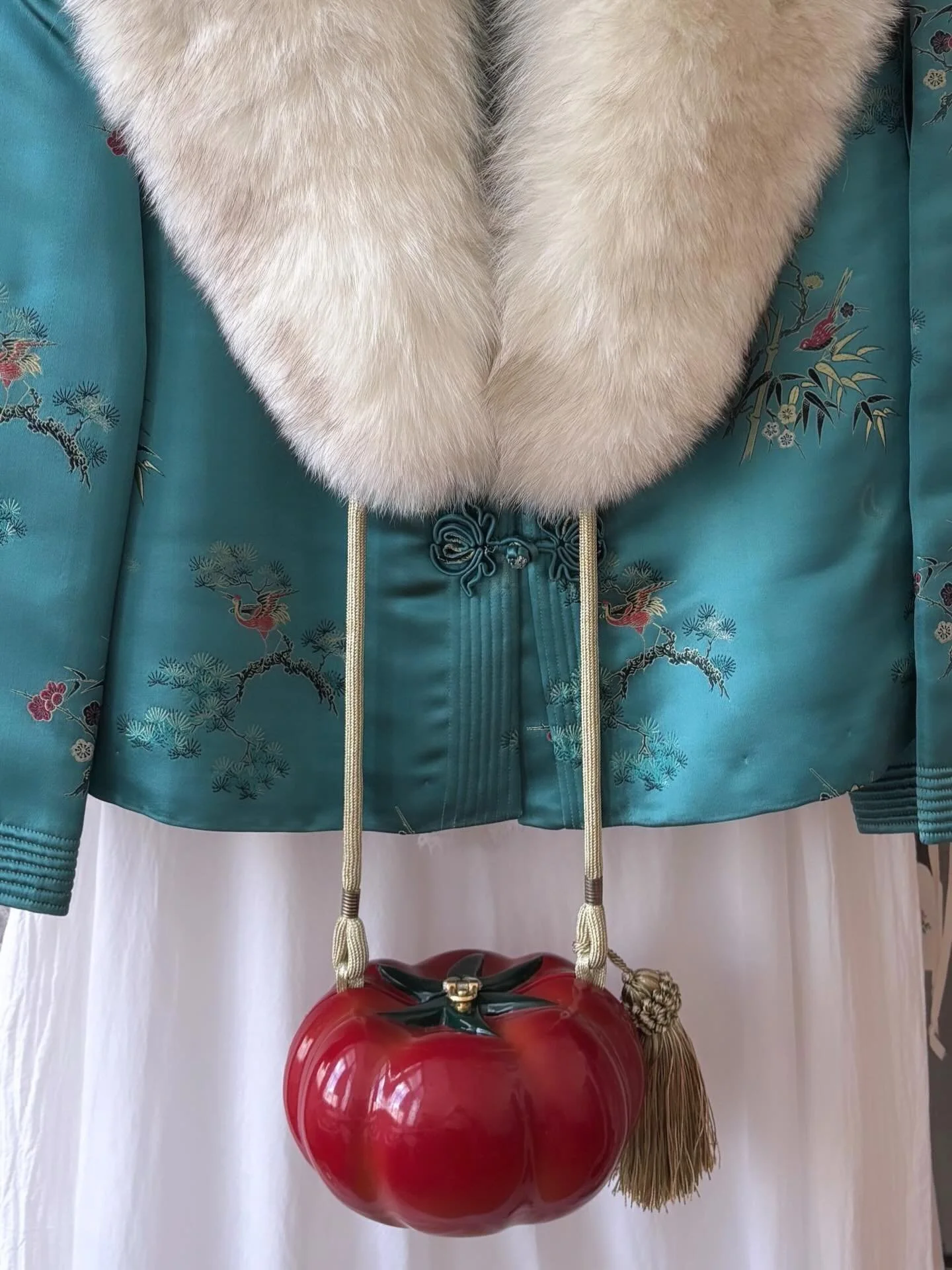 NEW ARRIVALS! Coming Next Week! 🌱 TIMMY WOODS, Ripe Tomato Purse! 🍅

#esmesdrawertoo #vintagewedding #vintageclothes #vintageaccessories #theworldsteaming
