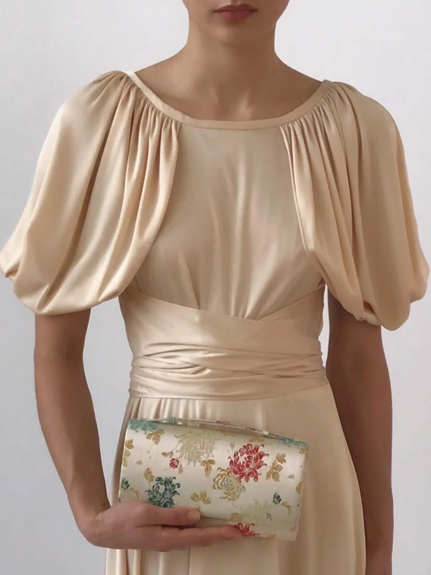 NEW ARRIVALS! Friday, April 10th - 5pm EST! 🤍🪷

#esmesdrawertoo #vintagewedding #vintageclothes #vintageforsale #theworldsteeming