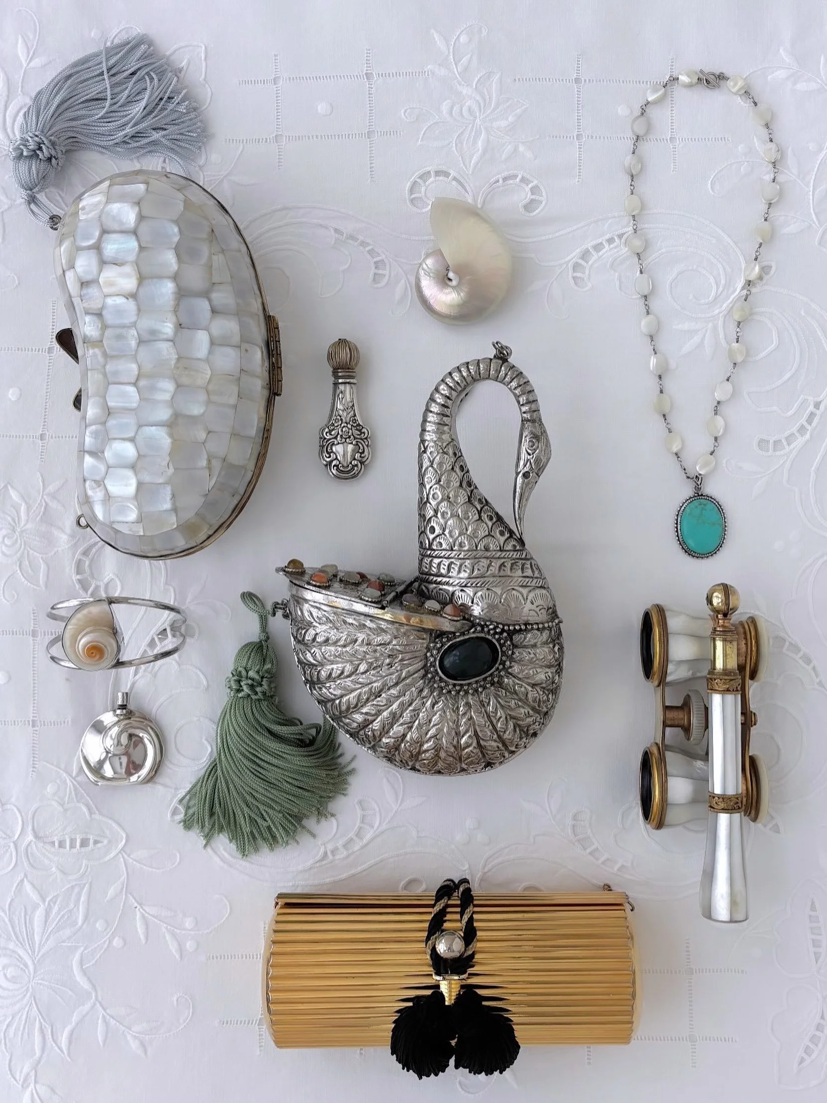 NEW ARRIVALS! Friday, Oct. 9th - 5pm EST. 🍃🦢🍃 Our Favorite SWAN Minaudi&egrave;re with Beautiful Agates!

#esmesdrawertoo #vintageaccessories #vintageshop #vintageclothes #vintageforsale