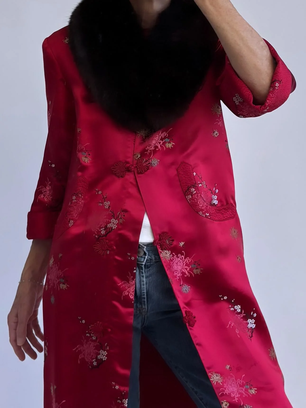 Available Online! 🦢&hearts;️

#esmesdrawertoo #vintageclothes #vintagewedding #vintageforsale #theworldsteeming