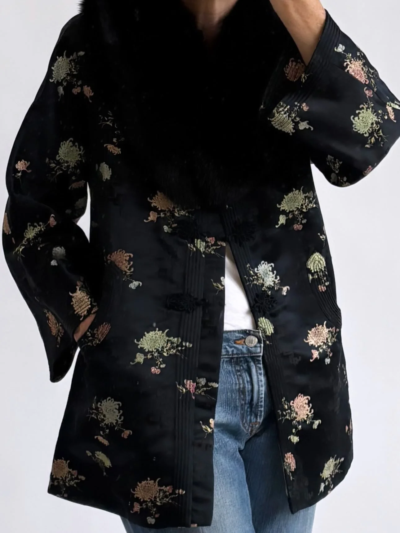 A Small Collection of NEW ARRIVALS! Friday, Oct. 16th - 5pm EST. 🖤🦢🖤 Chinoiserie and Accessories. 

#esmesdrawertoo #vintageaccessories #vintageshop #vintageclothes #vintageforsale