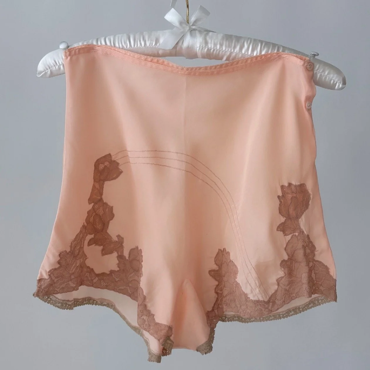 Vintage 1930's Creamy Peach Lace Silk Tap Pants