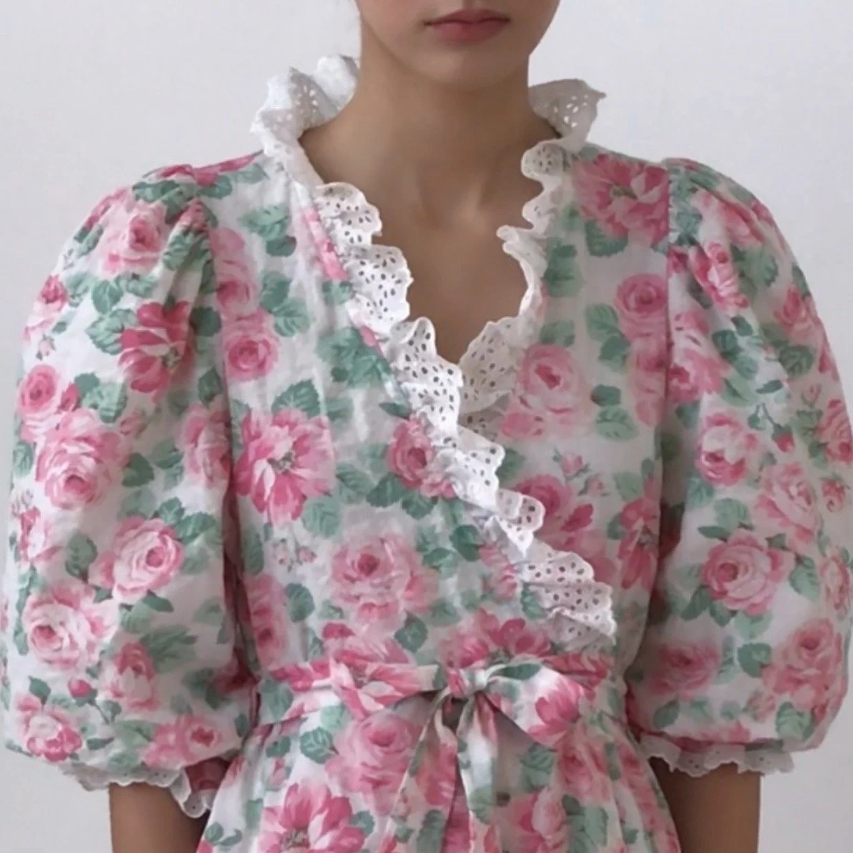 Vintage Rose Puff Sleeve Seersucker Lounge Robe