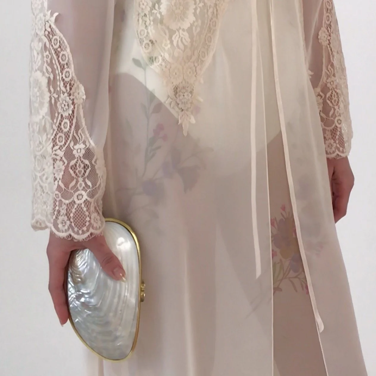 Vintage Natural Mother of Pearl Shell Clutch