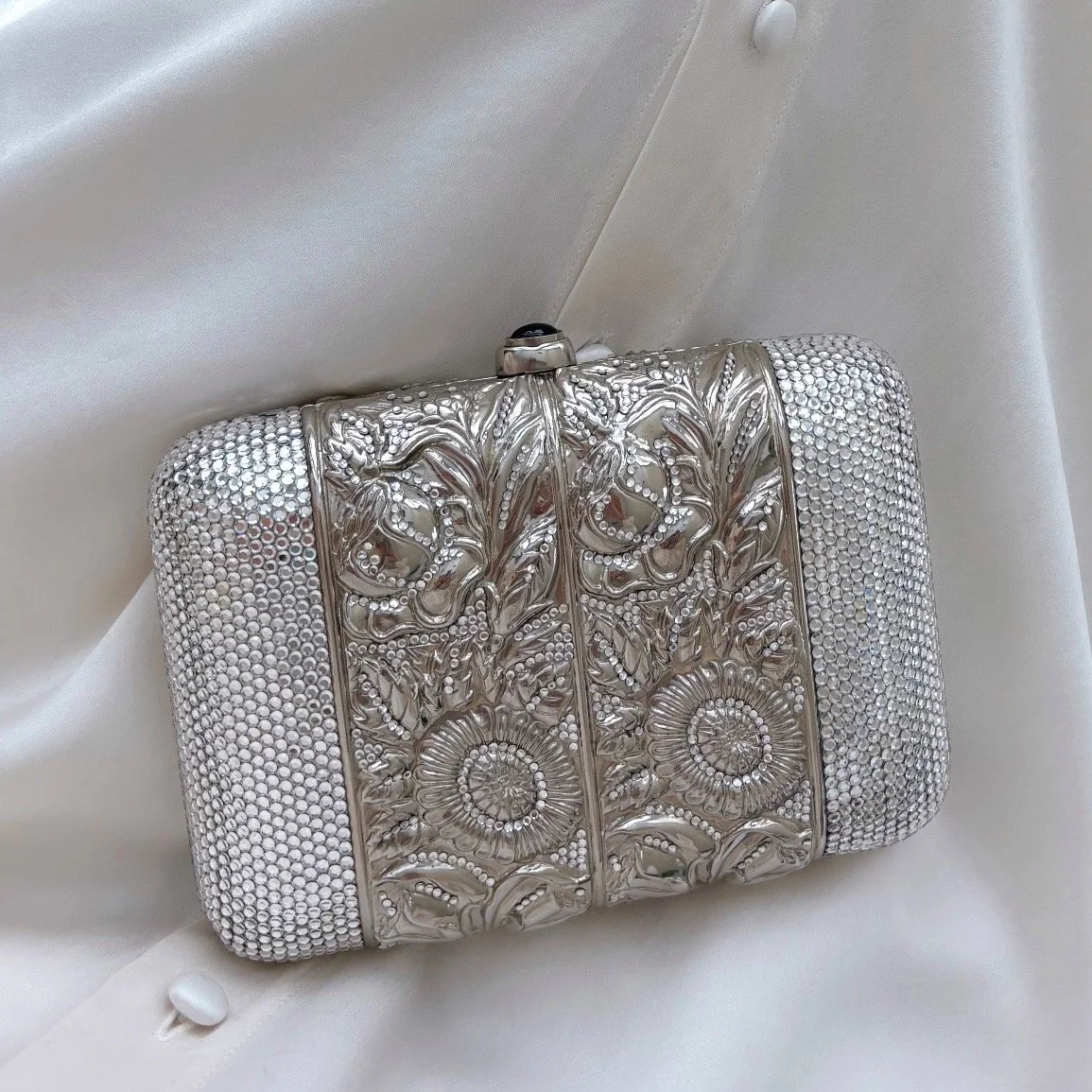 Vintage JUDITH LEIBER Swarovski Crystal FLORAL Silver Minaudière Clutch RARE