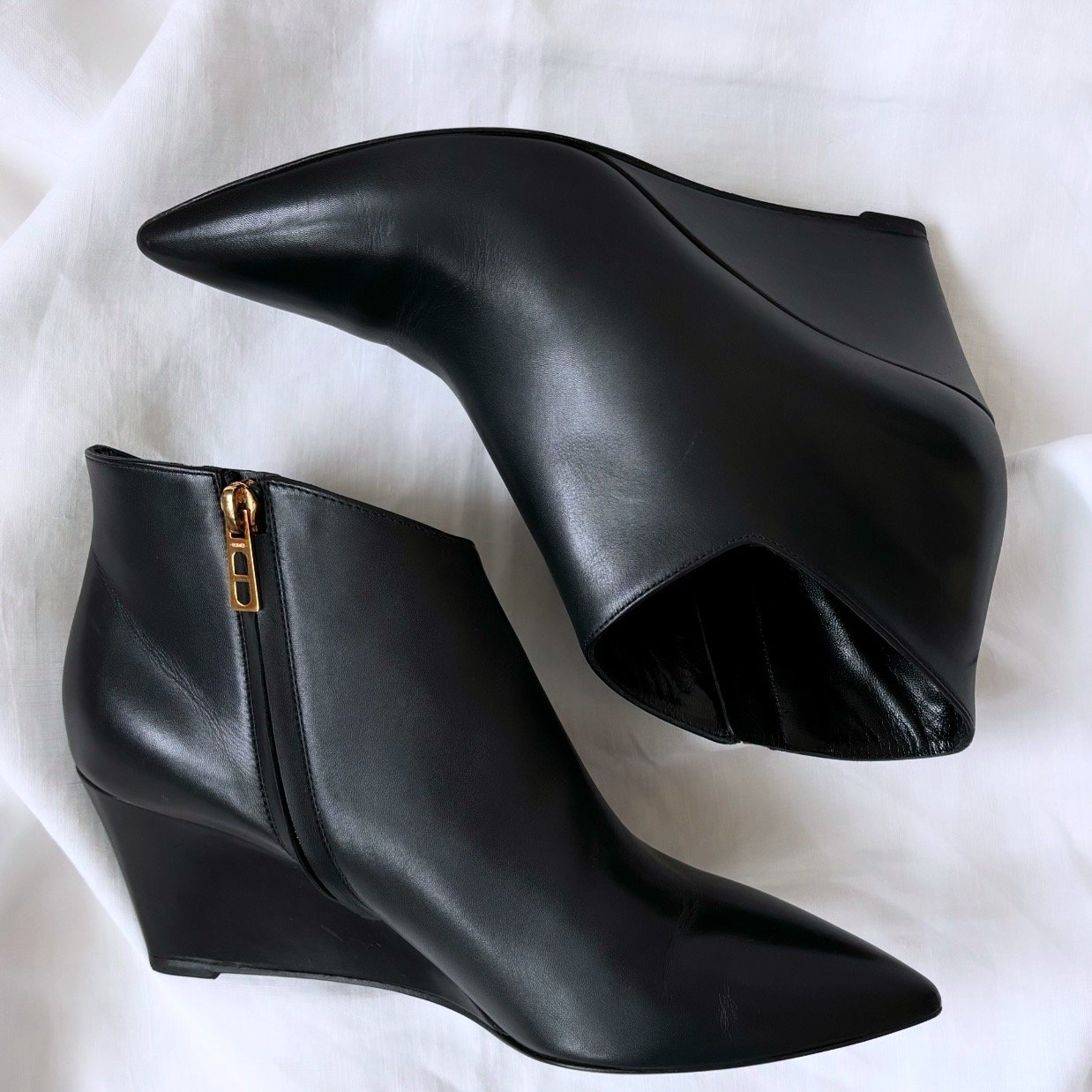 HERMÈS Black Leather Ankle Boots