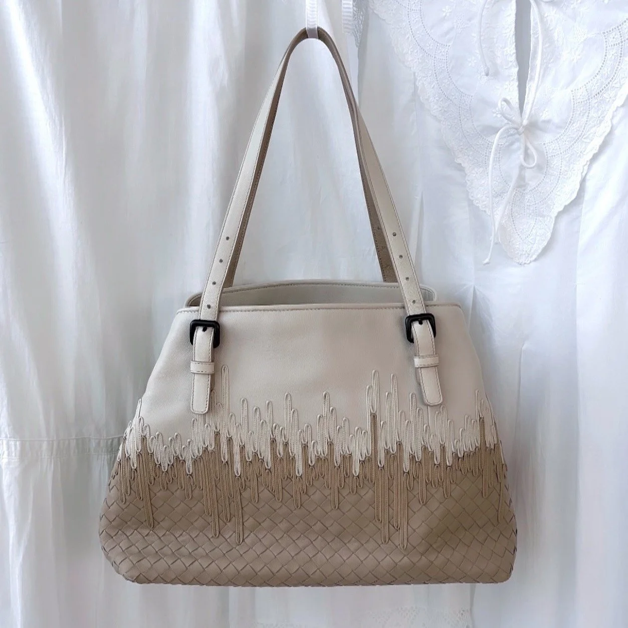 BOTTEGA VENETA Medium Flow Wave Intrecciato Tote Bag Purse