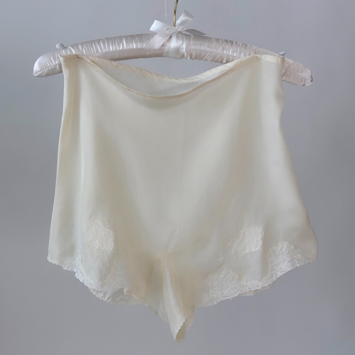 Vintage 1930's Cream Silk Lace Tap Pants