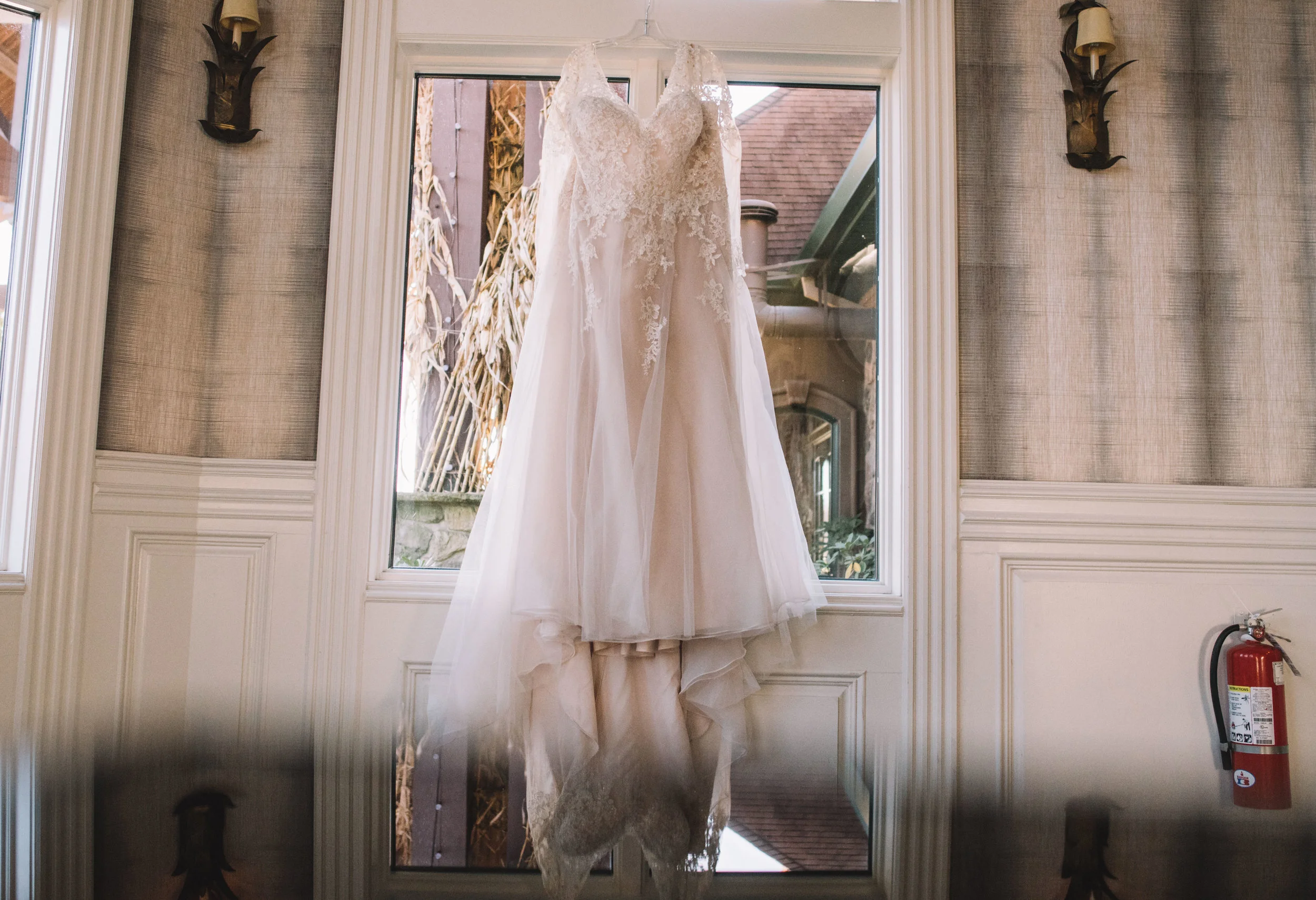 GrandCascadesWedding-M+T_007.jpg