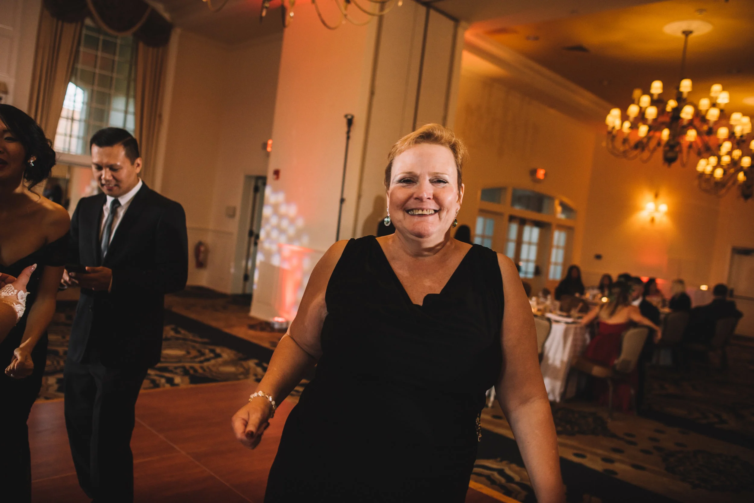 GrandCascadesWedding-M+T_131.jpg