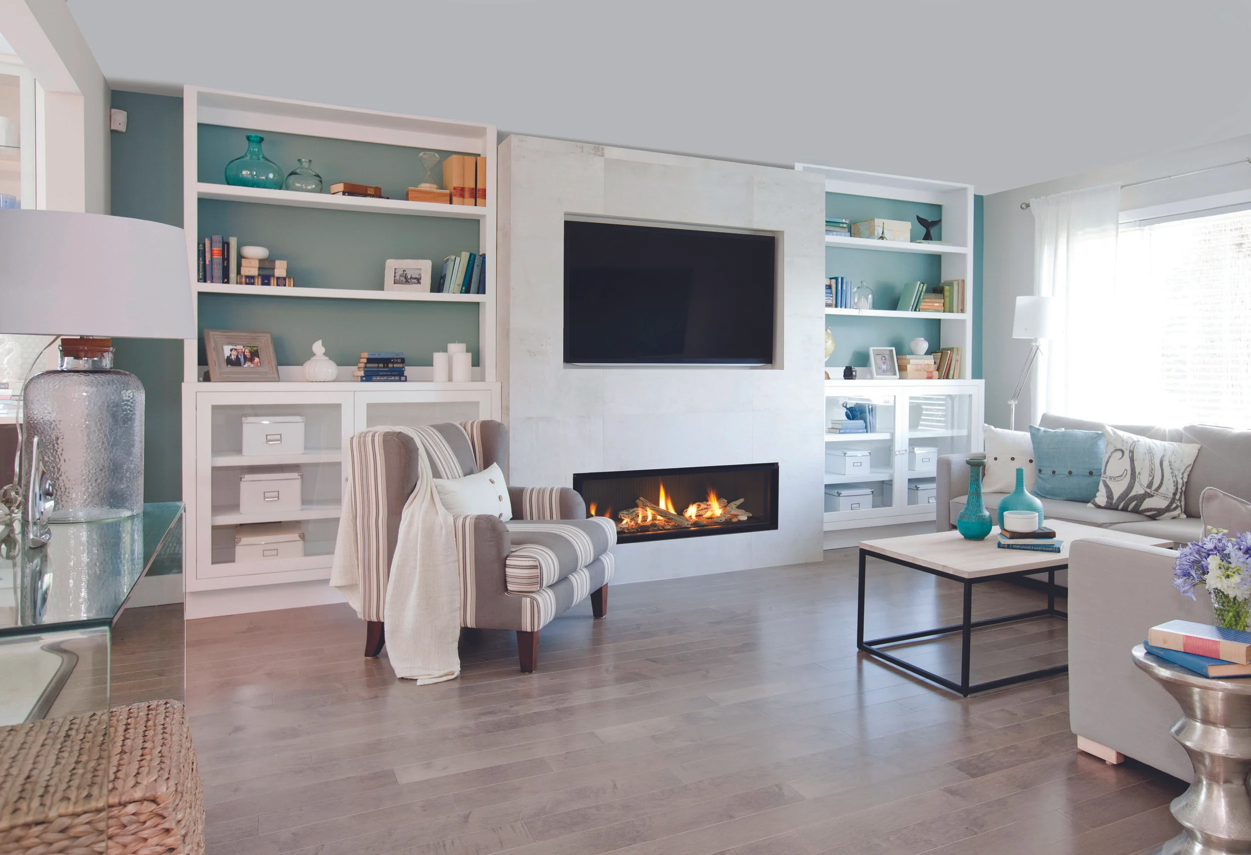 L2 Linear Series with Driftwood, 1 Inch Surround and the Valor HeatShift System behind wall valance copy.jpg