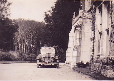 Lukesland in 1937 with Muriel Howell's Rover