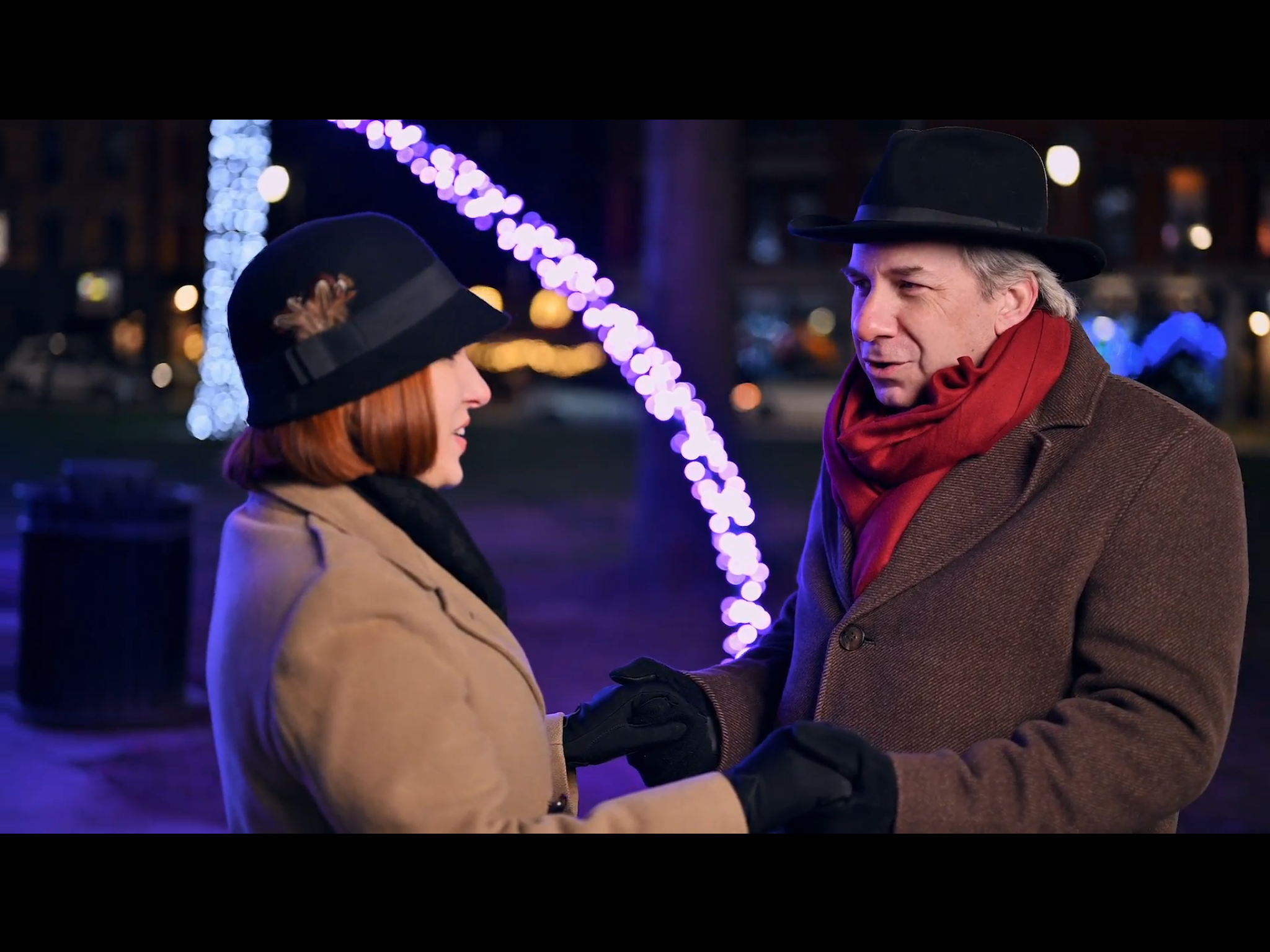 Gags and Annie hands.PNG