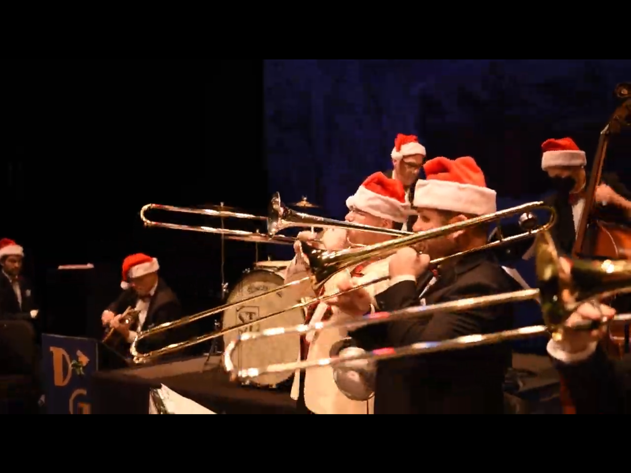 Trombones santa hat.PNG