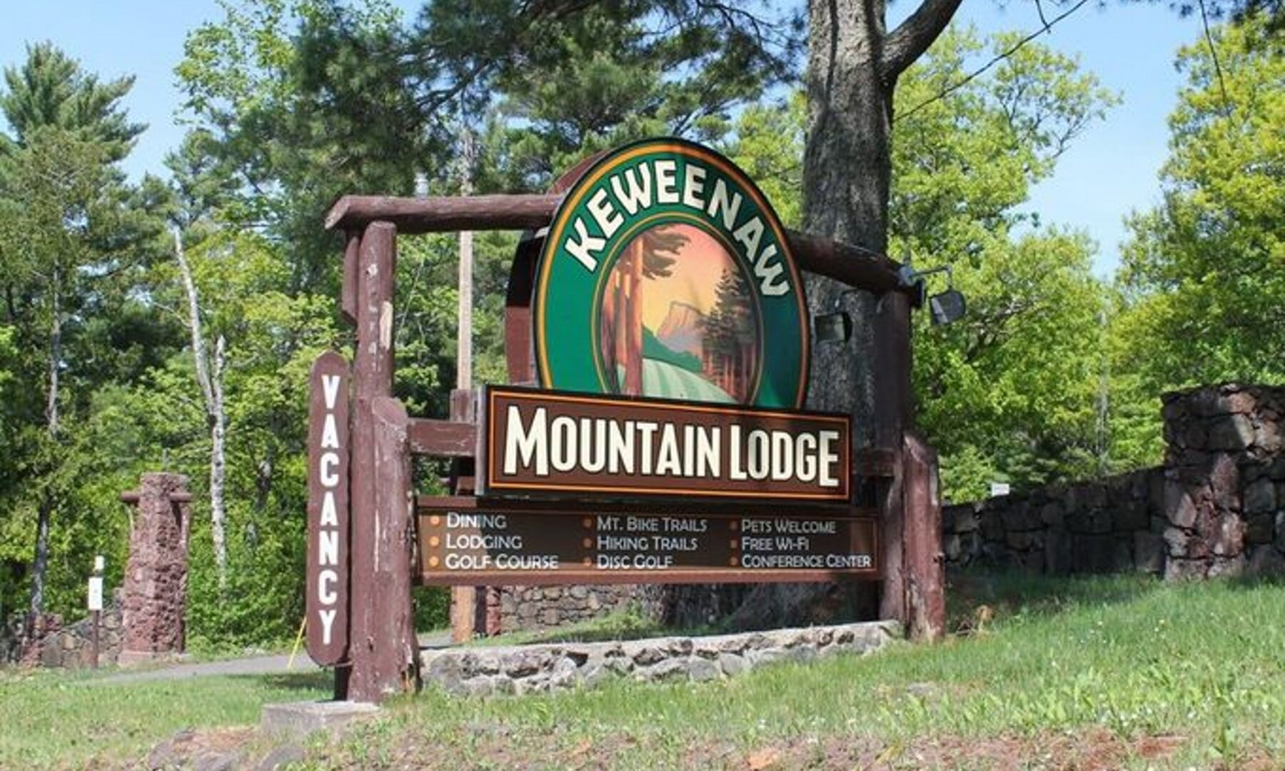 KML-Lodge-Front-Entrance-Sign.jpg