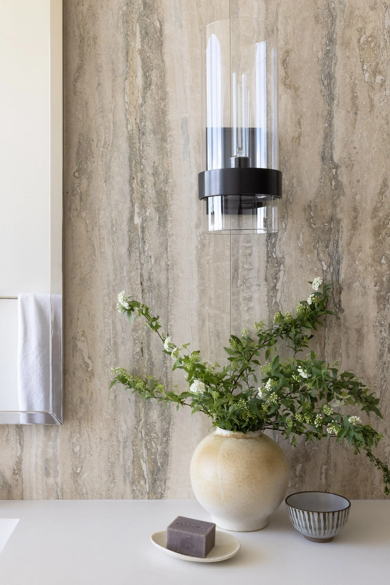 25 Penthouse Design Ideas for a Luxurious Urban Retreat - Interesting-Textured-Combination-Penthouse-View-Features