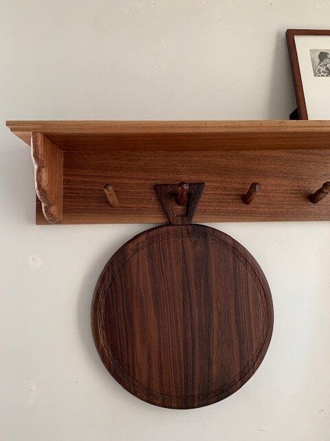 Big Round Board in Walnut