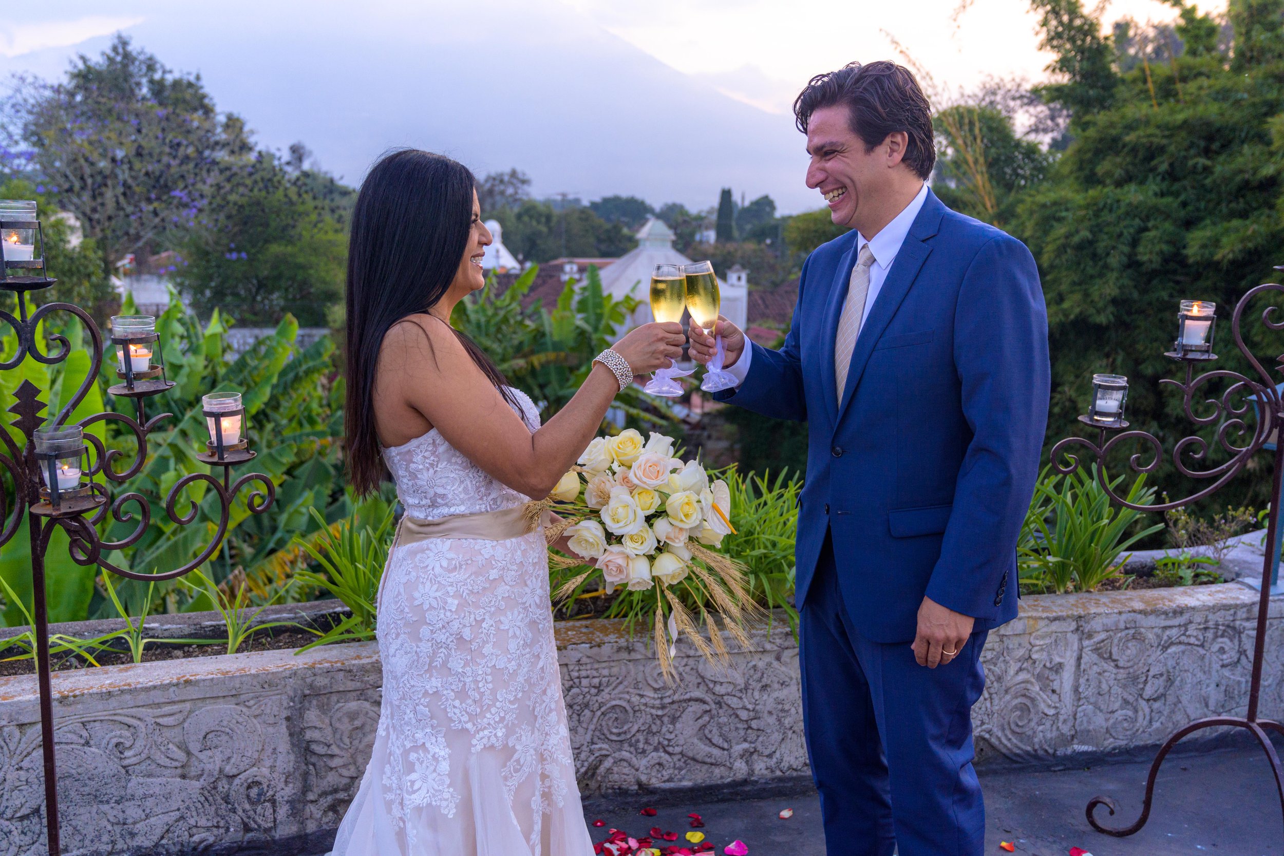 Arturo Rivera  Wedding Photographer Antigua Guatemala-7.jpg
