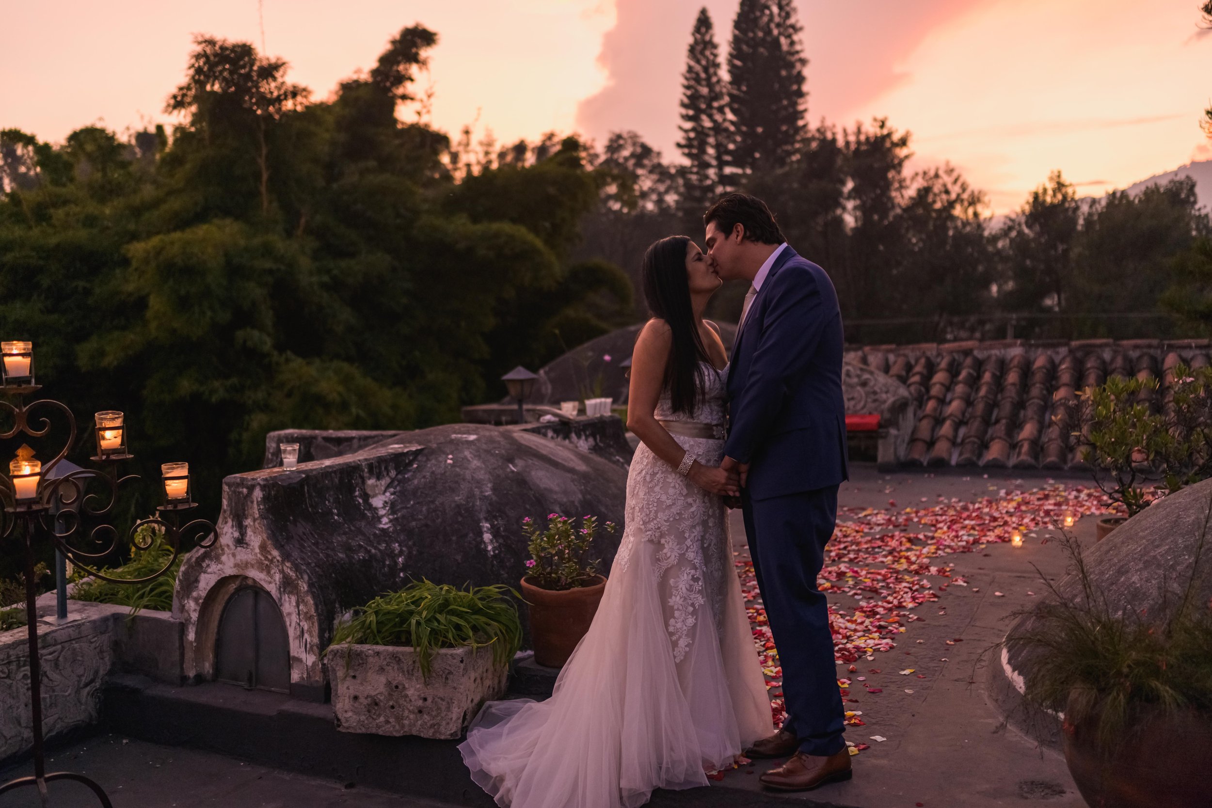 Arturo Rivera  Wedding Photographer Antigua Guatemala-12.jpg