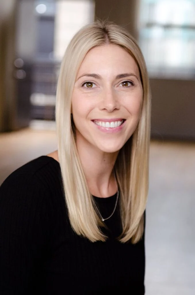 LINDSAY SHULL BROKER ASSOCIATE 312.576.3538 lindsayshull@atproperties.com