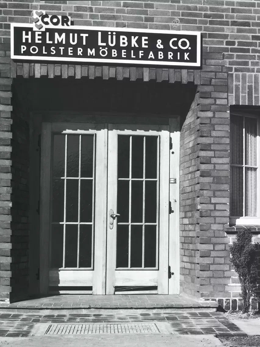 In autumn 1954, Leo Lübke founded the factory for the production of upholstered furniture in the name of his son Helmut Lübke