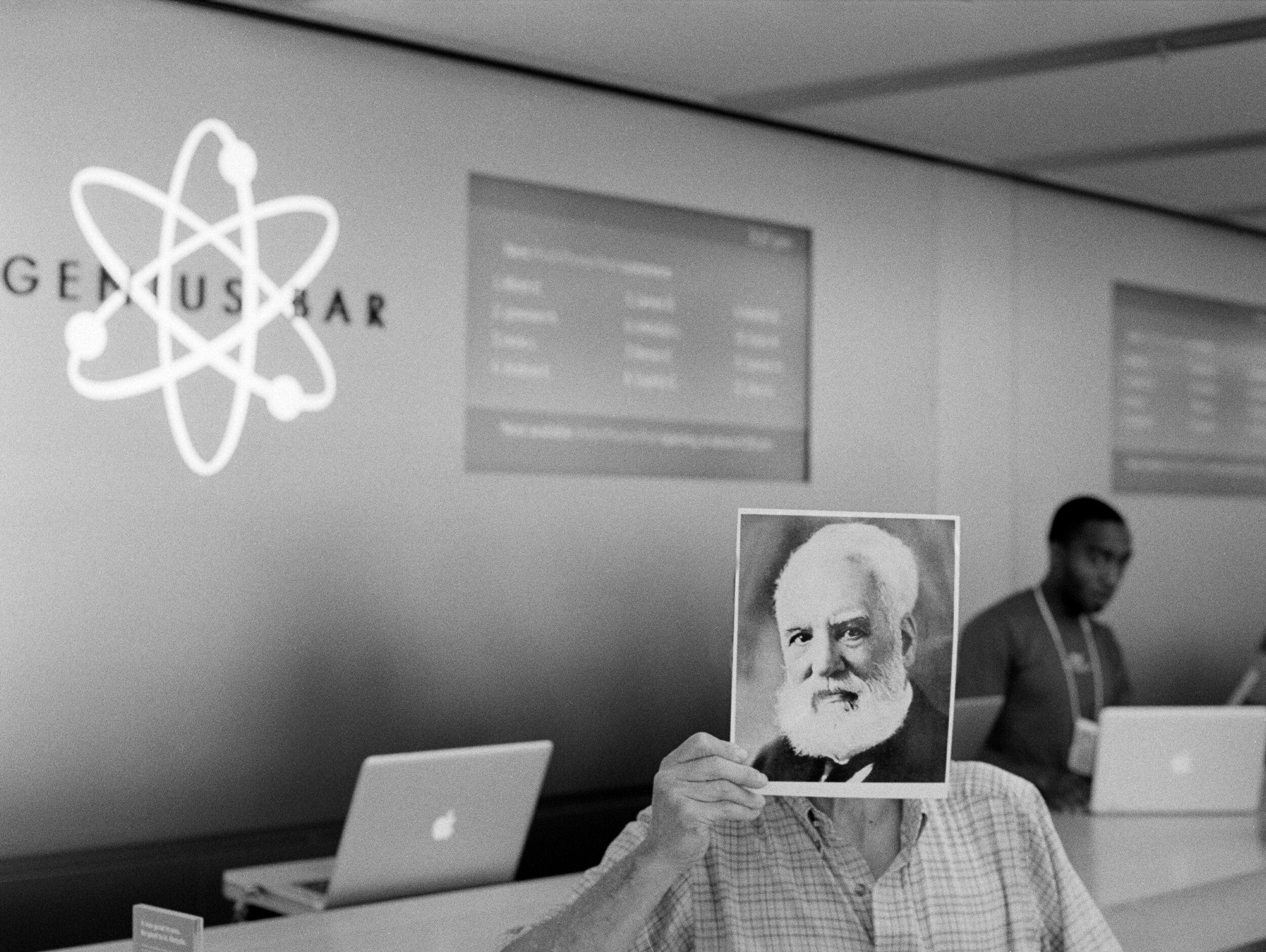 Alexander Graham Bell at the Apple Genius Bar