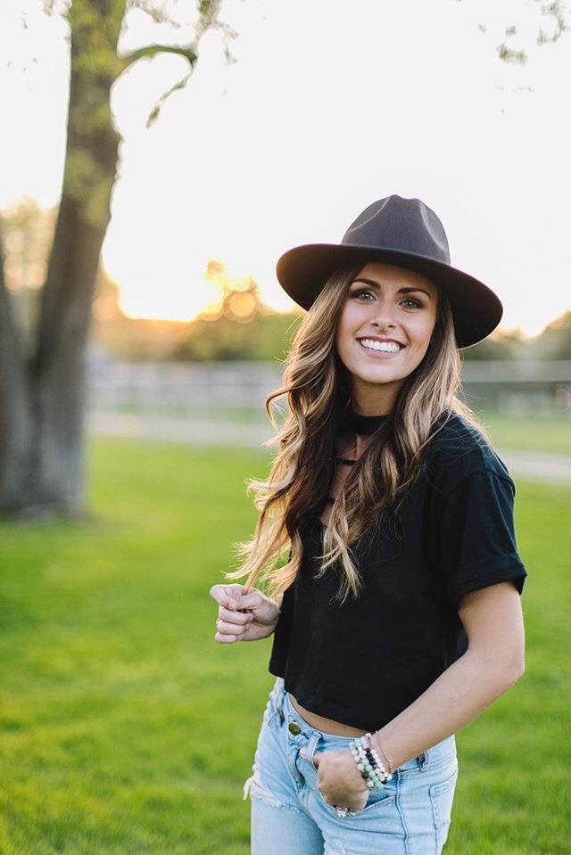 Acoustic Show Featuring Sarah Faith