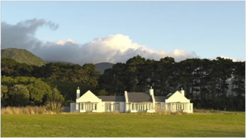 NewZealand-cottageinWharekauhau.jpg